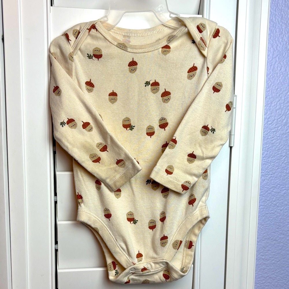 Old Navy Cream Bodysuit with Acorn Pattern Long Sleeve Onesie